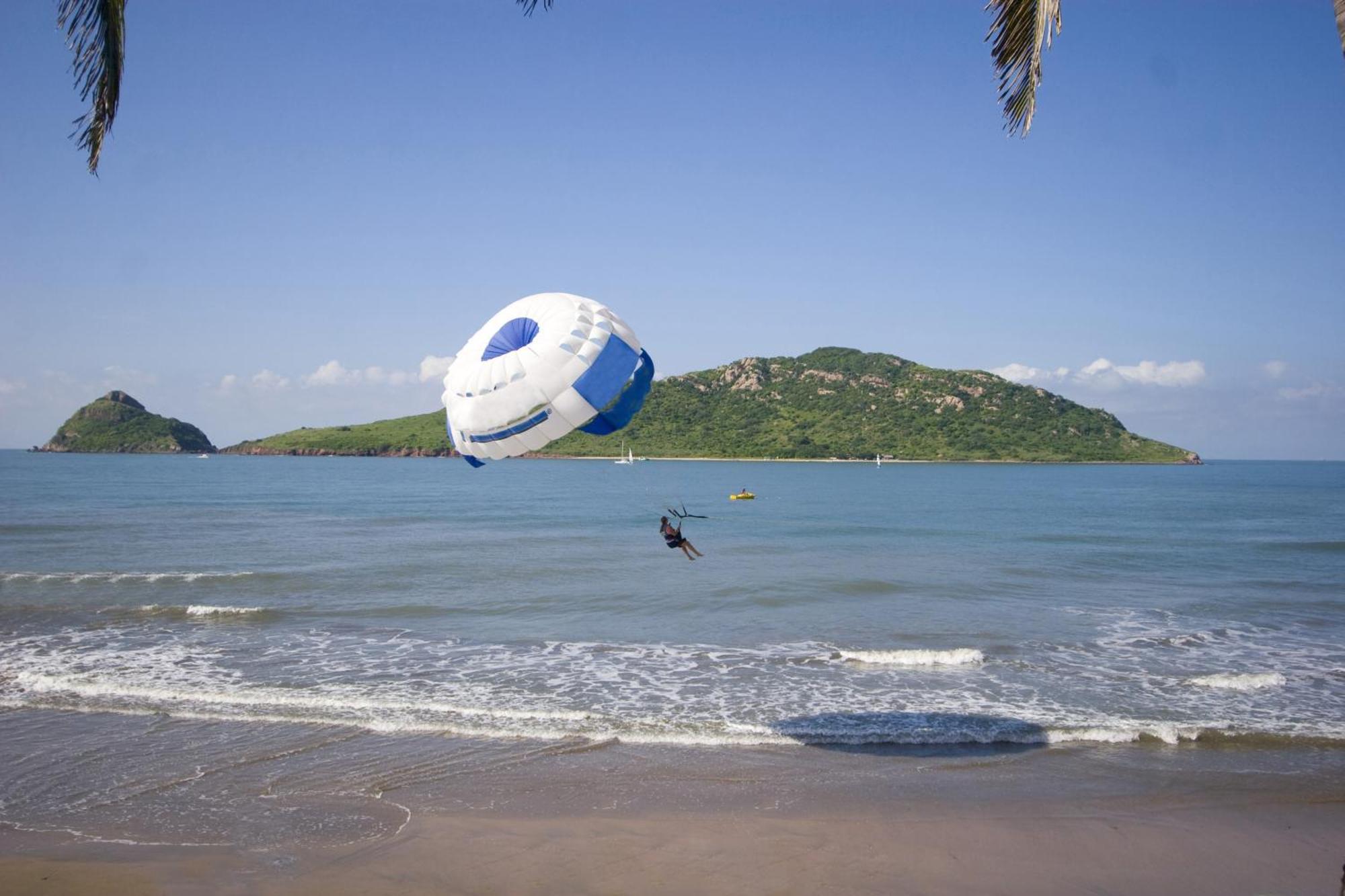 Las Flores Beach Resort Mazatlan Exterior photo