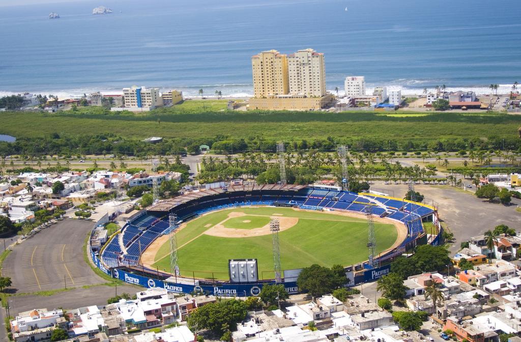 Las Flores Beach Resort Mazatlan Exterior photo