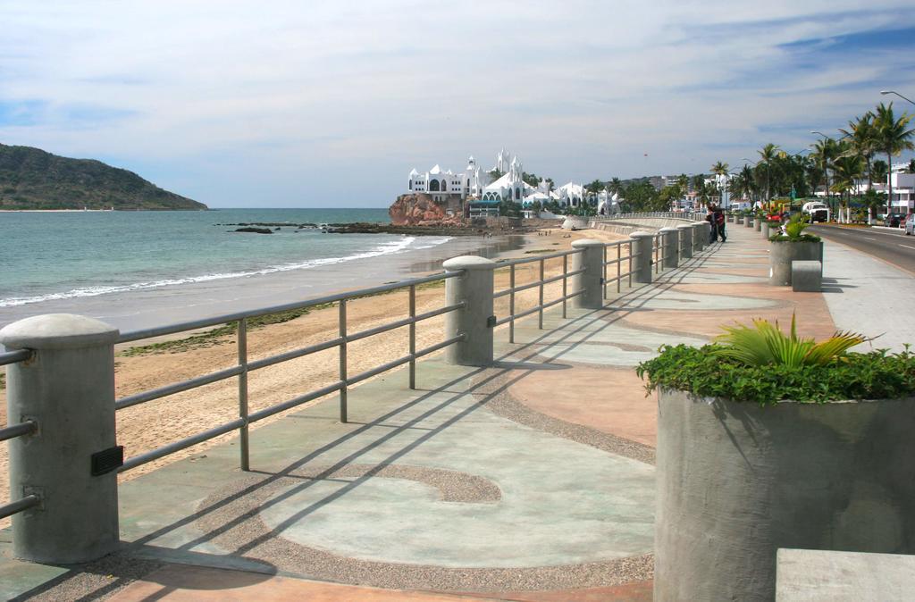 Las Flores Beach Resort Mazatlan Exterior photo