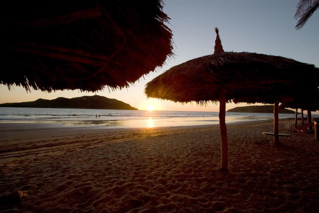 Las Flores Beach Resort Mazatlan Exterior photo