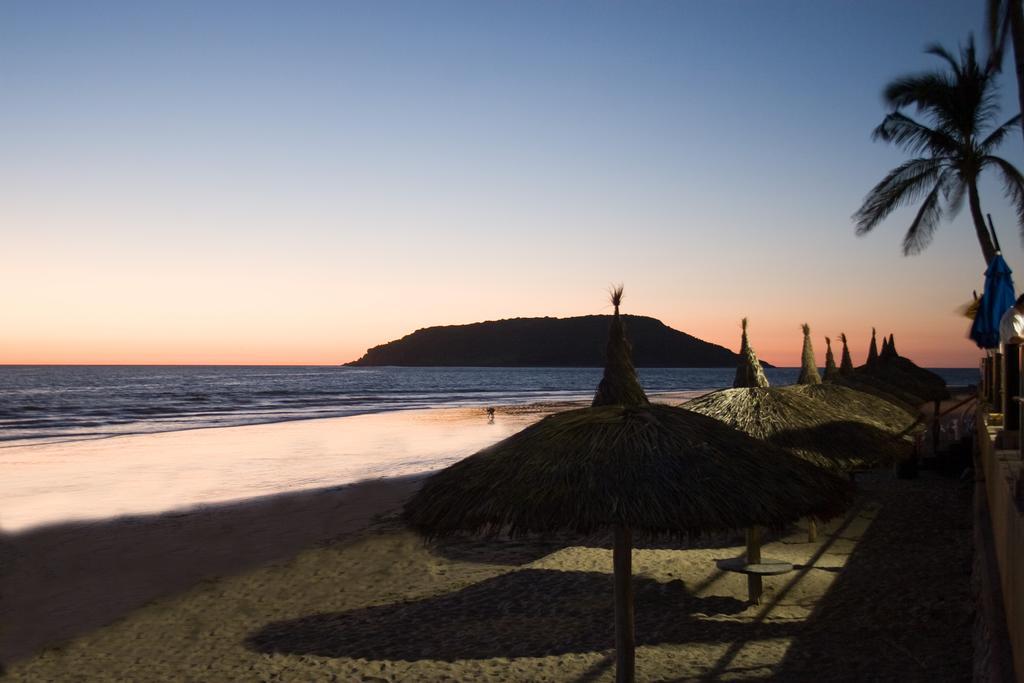 Las Flores Beach Resort Mazatlan Exterior photo