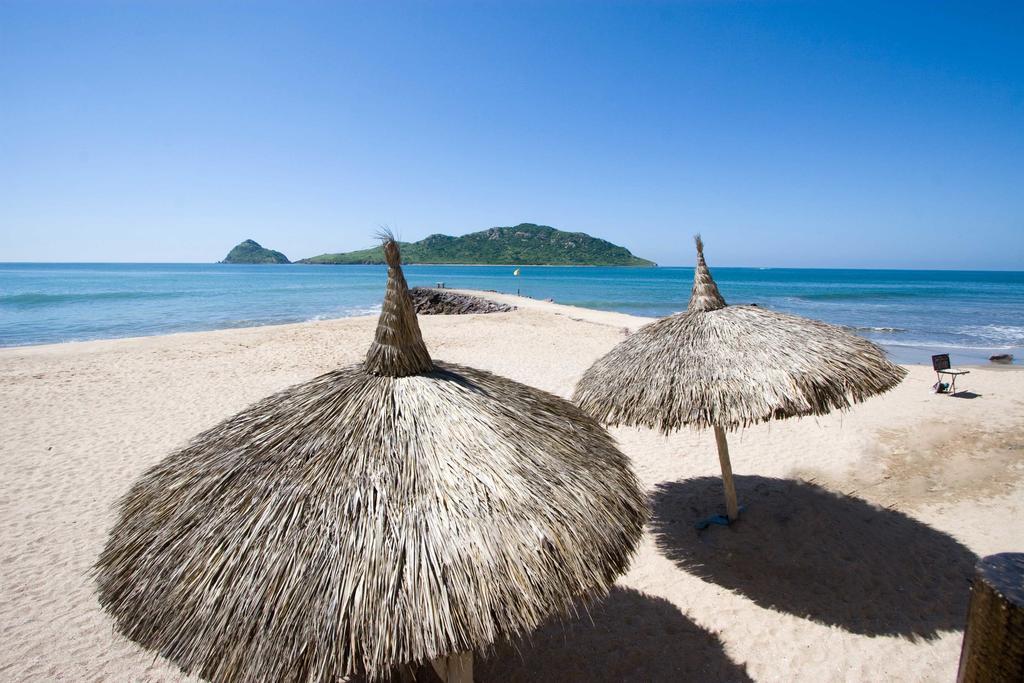 Las Flores Beach Resort Mazatlan Exterior photo