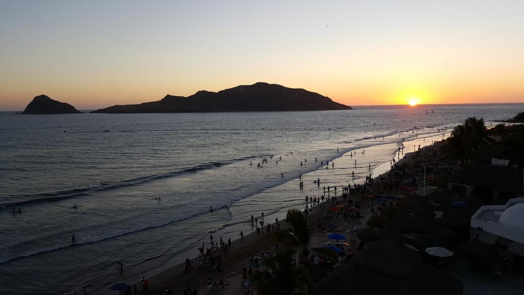 Las Flores Beach Resort Mazatlan Exterior photo