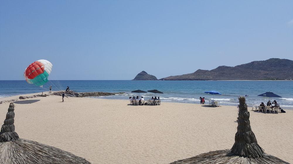 Las Flores Beach Resort Mazatlan Exterior photo